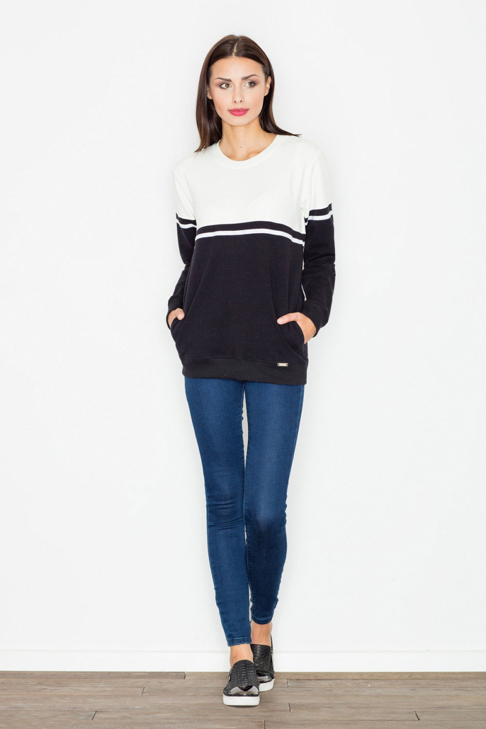 Black Ecru Sweatshirt