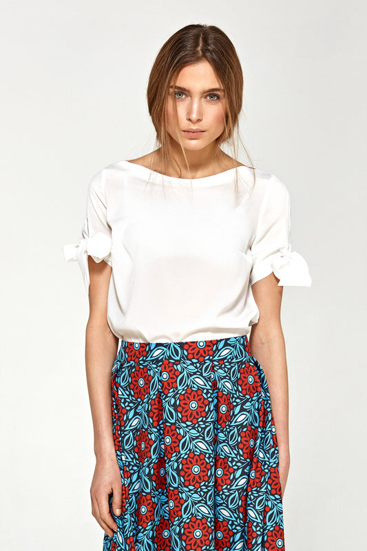 wiązaniem na rękawach B Ecru Blouse