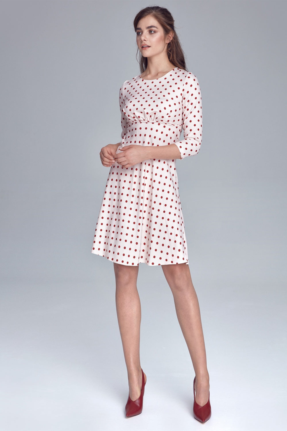 pod linią biustu S Cream Grochy Daydress