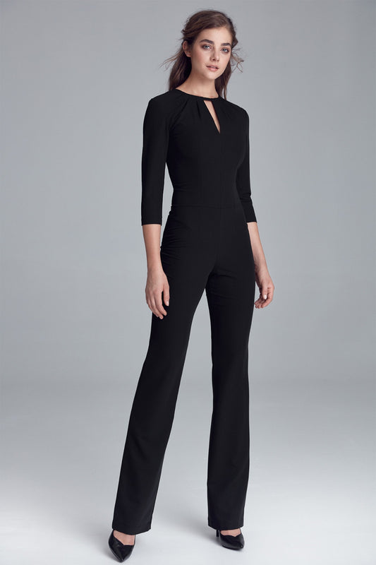 pęknięciem na dekolcie KM Black Suit