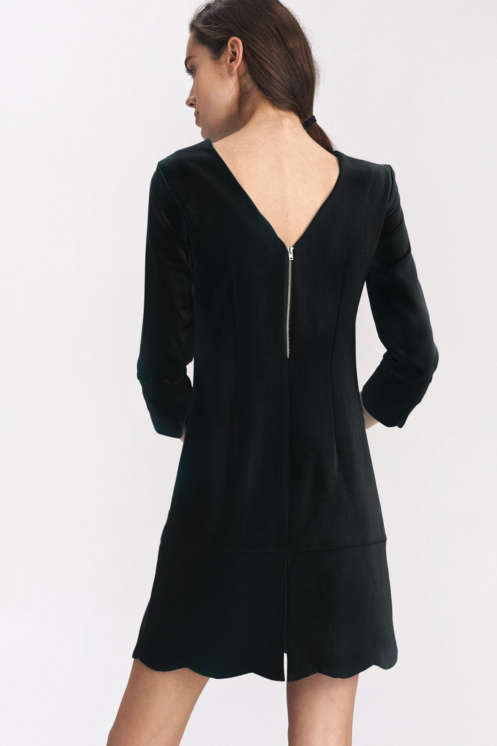 z dekoltem na plecach S Black Short dress