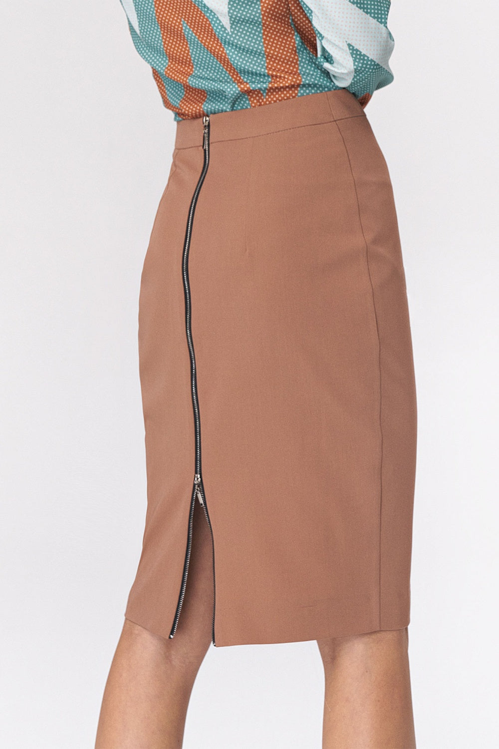 z dekoracyjnym zamkiem SP Carmel Skirt