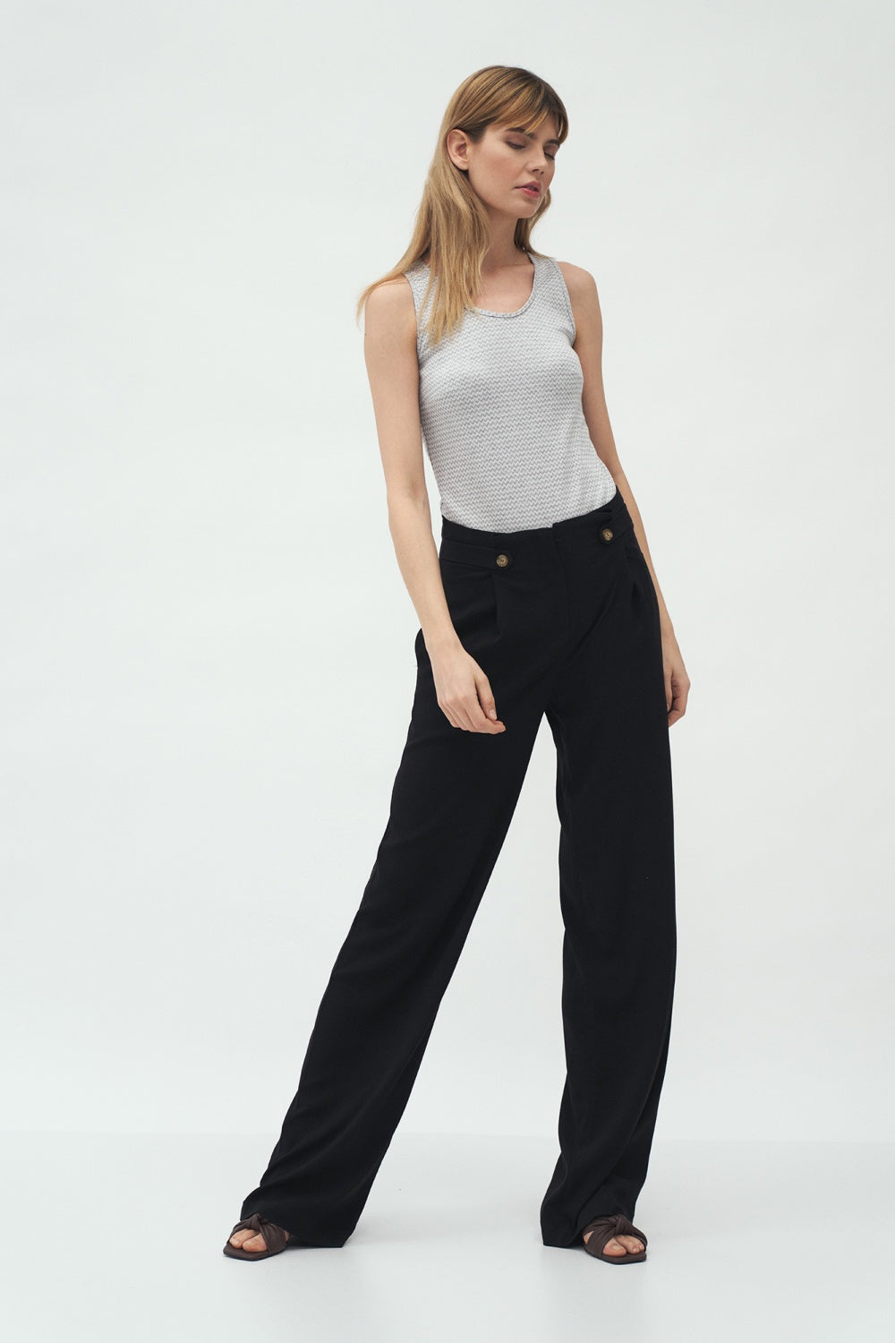 z zakładkami typu palazzo SD Black Women trousers