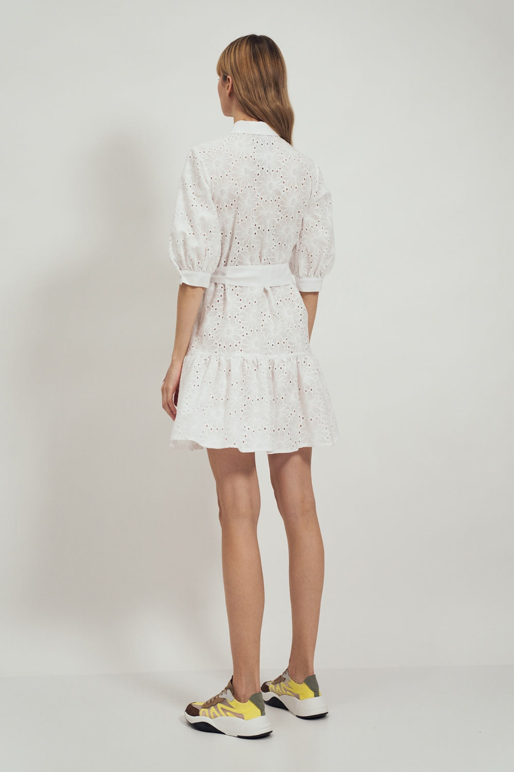 sukienka z falbaną S White Daydress