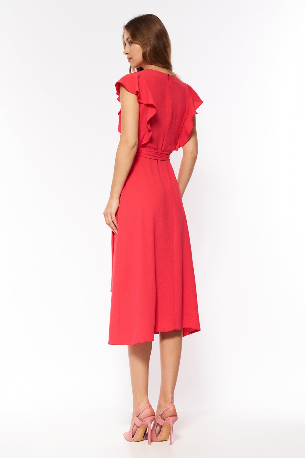 z falbanami na ramionach S Coral Daydress